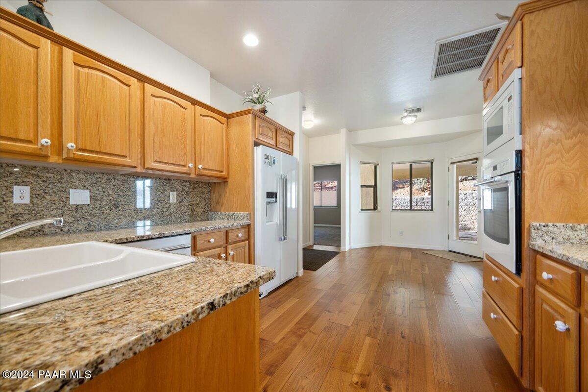 1260 Haisley Road Prescott, AZ 86303 - Photo 12 of 34 Kitchen - 1260 Haisley Rd