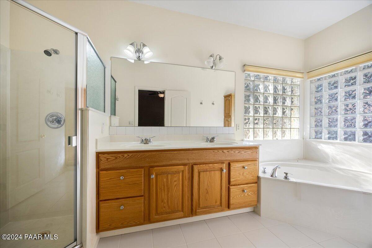 1260 Haisley Road Prescott, AZ 86303 - Photo 18 of 34 Primary Bathroom - 1260 Haisley Rd