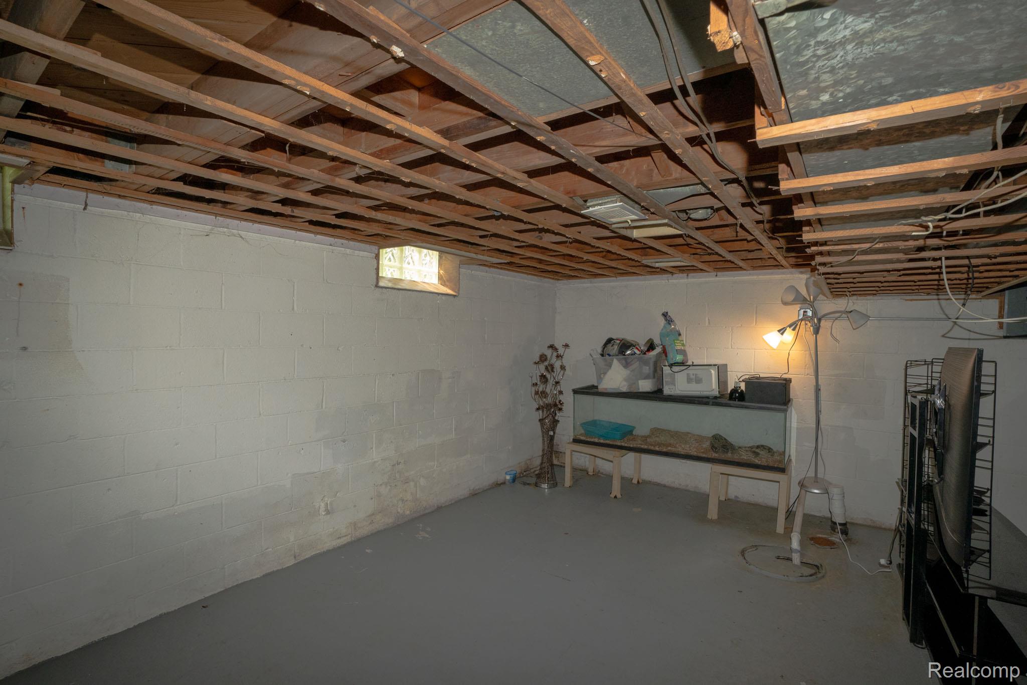 16821 East Eight Mile Road Eastpointe, MI 48021 - Photo 23 of 31 Basement