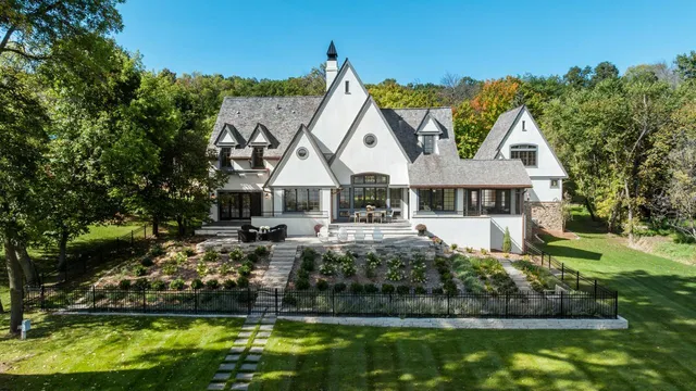 $3,495,000 | 1074 Wildhurst Trail, Orono, MN 55364