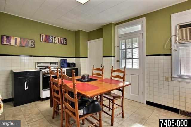 1746 Filbert Street York, PA 17404 - Photo 9 of 25 Gallery Image 9
