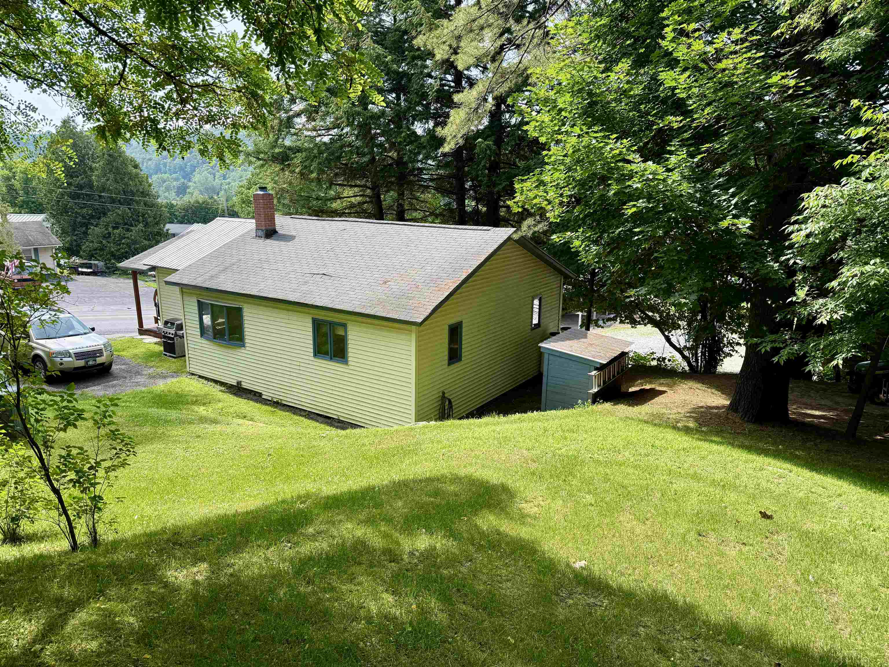39 Middle Road Barre Town, VT 05641 - Photo 2 of 26