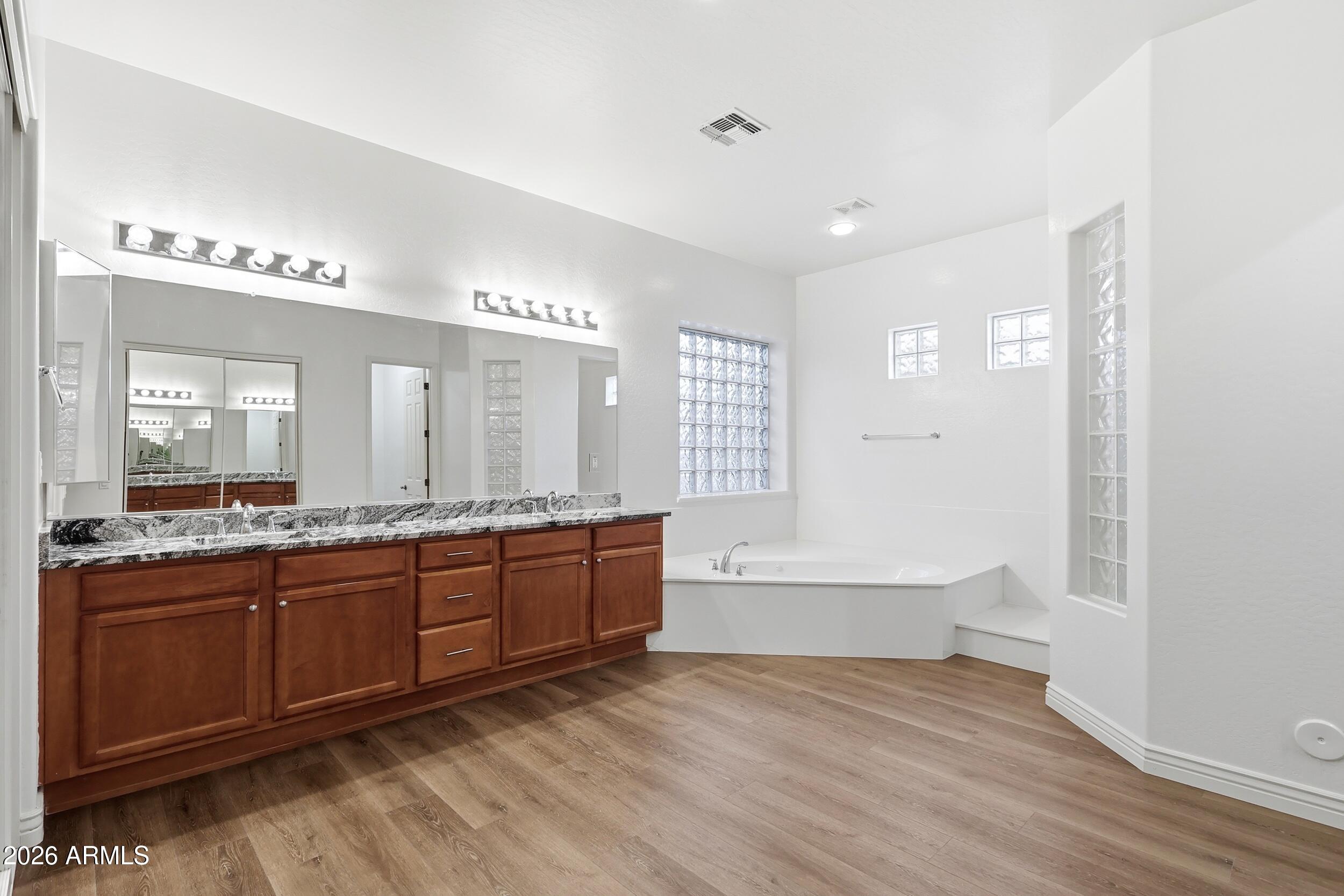 12809 South 177th Avenue Goodyear, AZ 85338 - Photo 20 of 44 Master Bath
