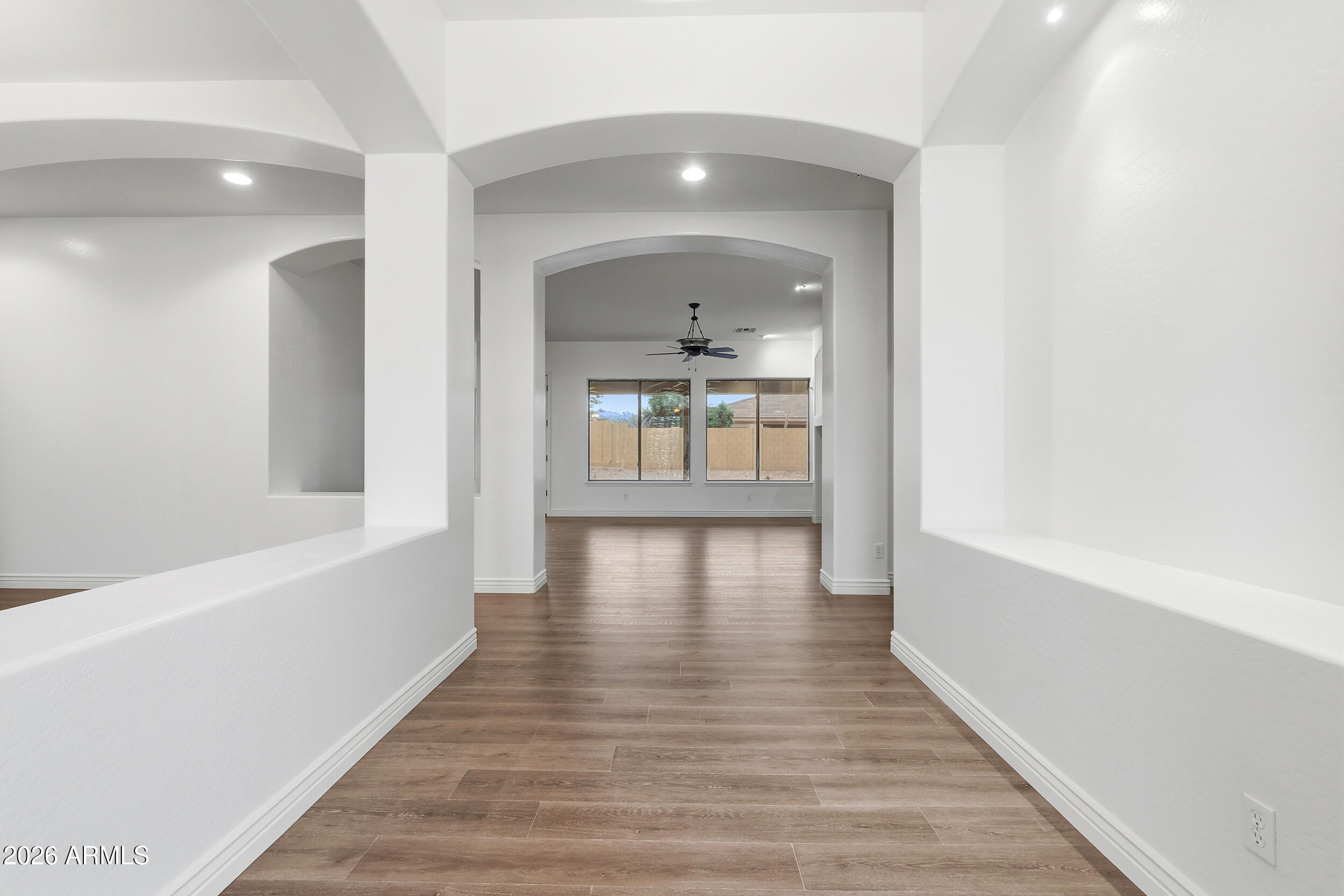 12809 South 177th Avenue Goodyear, AZ 85338 - Photo 5 of 44 Entry