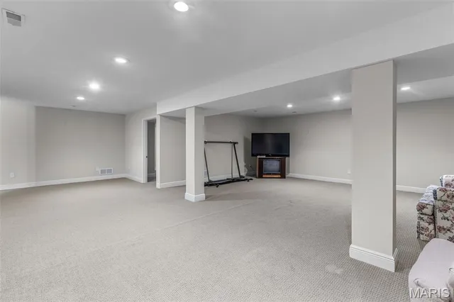 $345,000 | 520 Wynnfield Lane, Farmington, MO 63640