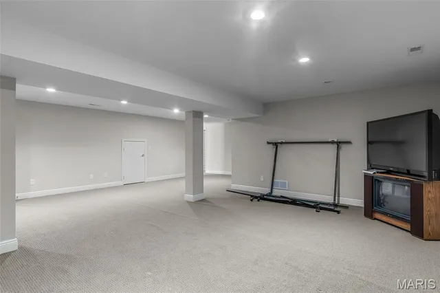 $345,000 | 520 Wynnfield Lane, Farmington, MO 63640