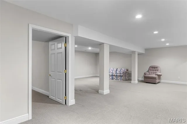 $345,000 | 520 Wynnfield Lane, Farmington, MO 63640