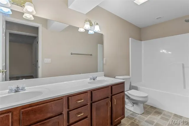 $345,000 | 520 Wynnfield Lane, Farmington, MO 63640