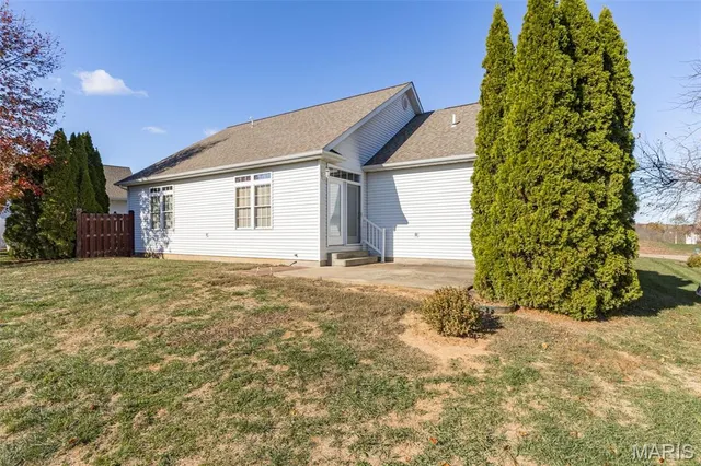 $345,000 | 520 Wynnfield Lane, Farmington, MO 63640