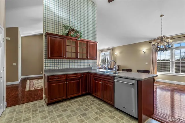 $345,000 | 520 Wynnfield Lane, Farmington, MO 63640