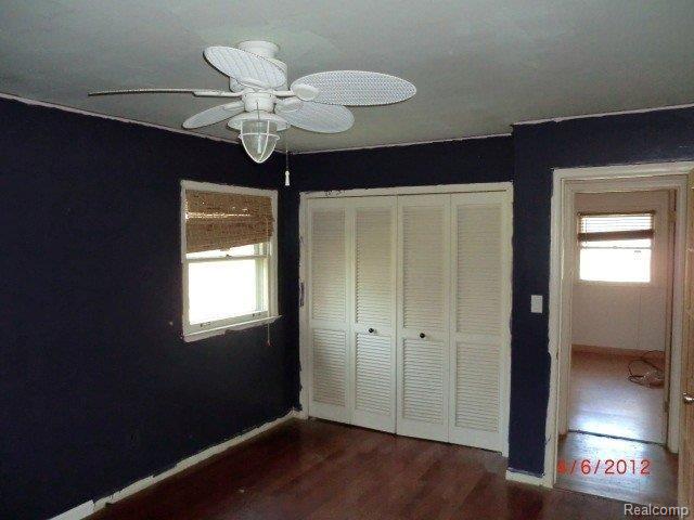 29851 Fall River Road Southfield, MI 48076 - Photo 8 of 13 CIMG9022.JPG