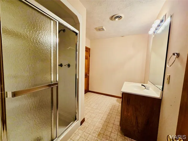 $599,900 | 15306 Bucyrus Drive, Bucyrus, MO 65444