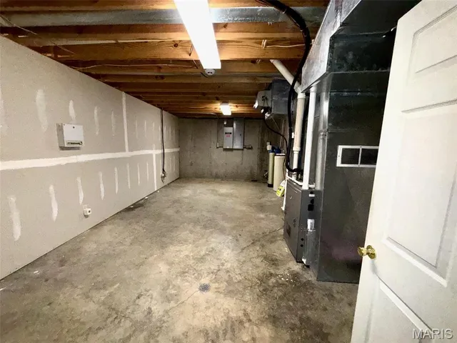 $599,900 | 15306 Bucyrus Drive, Bucyrus, MO 65444