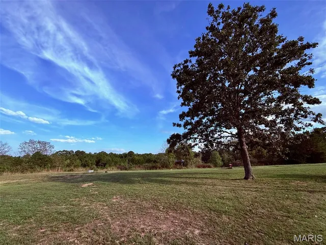 $599,900 | 15306 Bucyrus Drive, Bucyrus, MO 65444