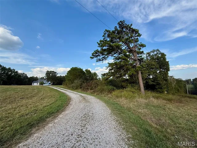 $599,900 | 15306 Bucyrus Drive, Bucyrus, MO 65444