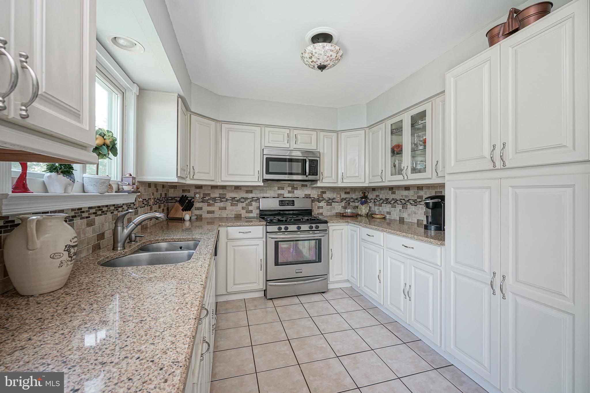 18 Ridgewood Way Burlington, NJ 08016 - Photo 14 of 37 Gallery Image 14