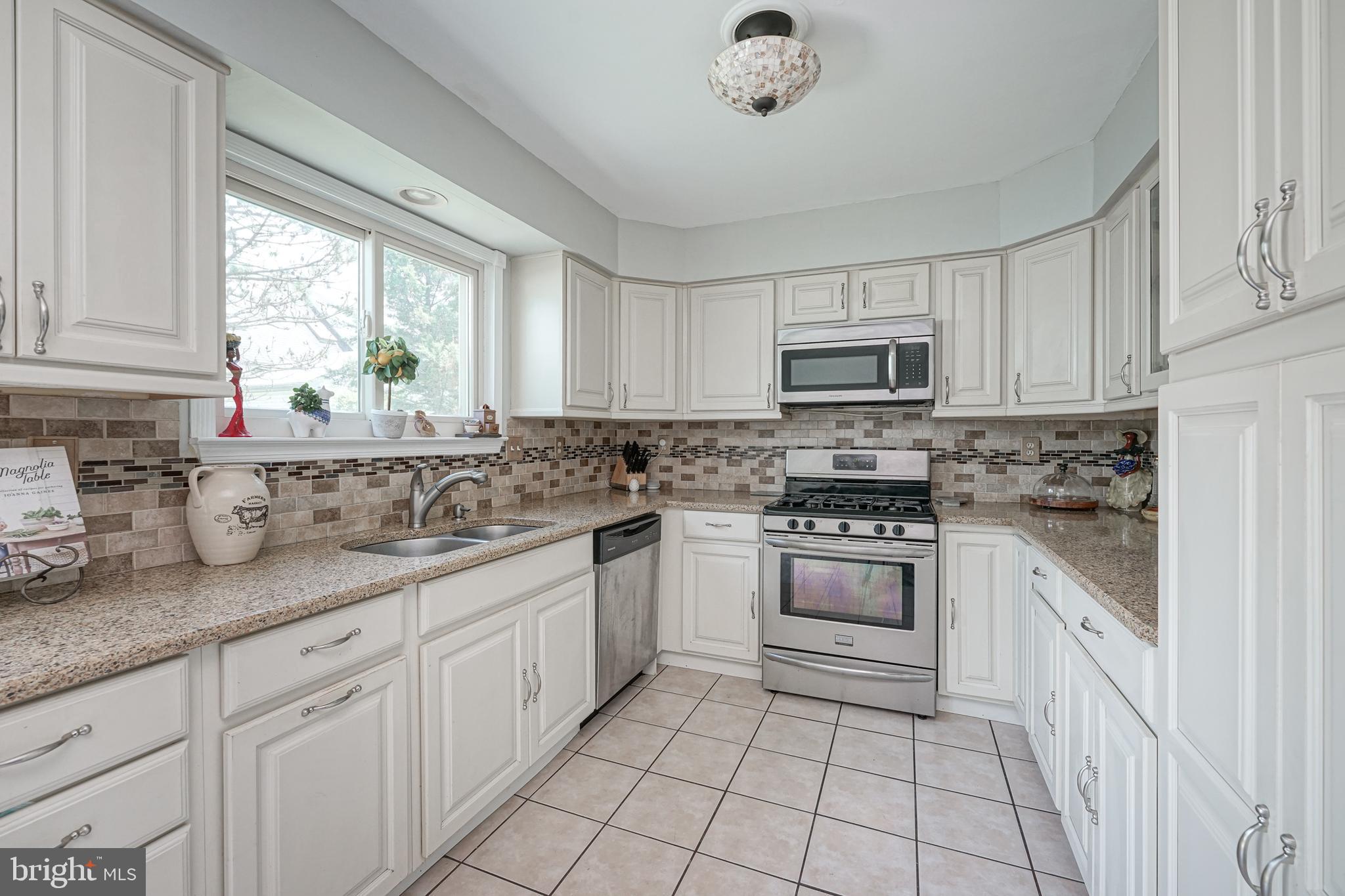 18 Ridgewood Way Burlington, NJ 08016 - Photo 15 of 37 Gallery Image 15