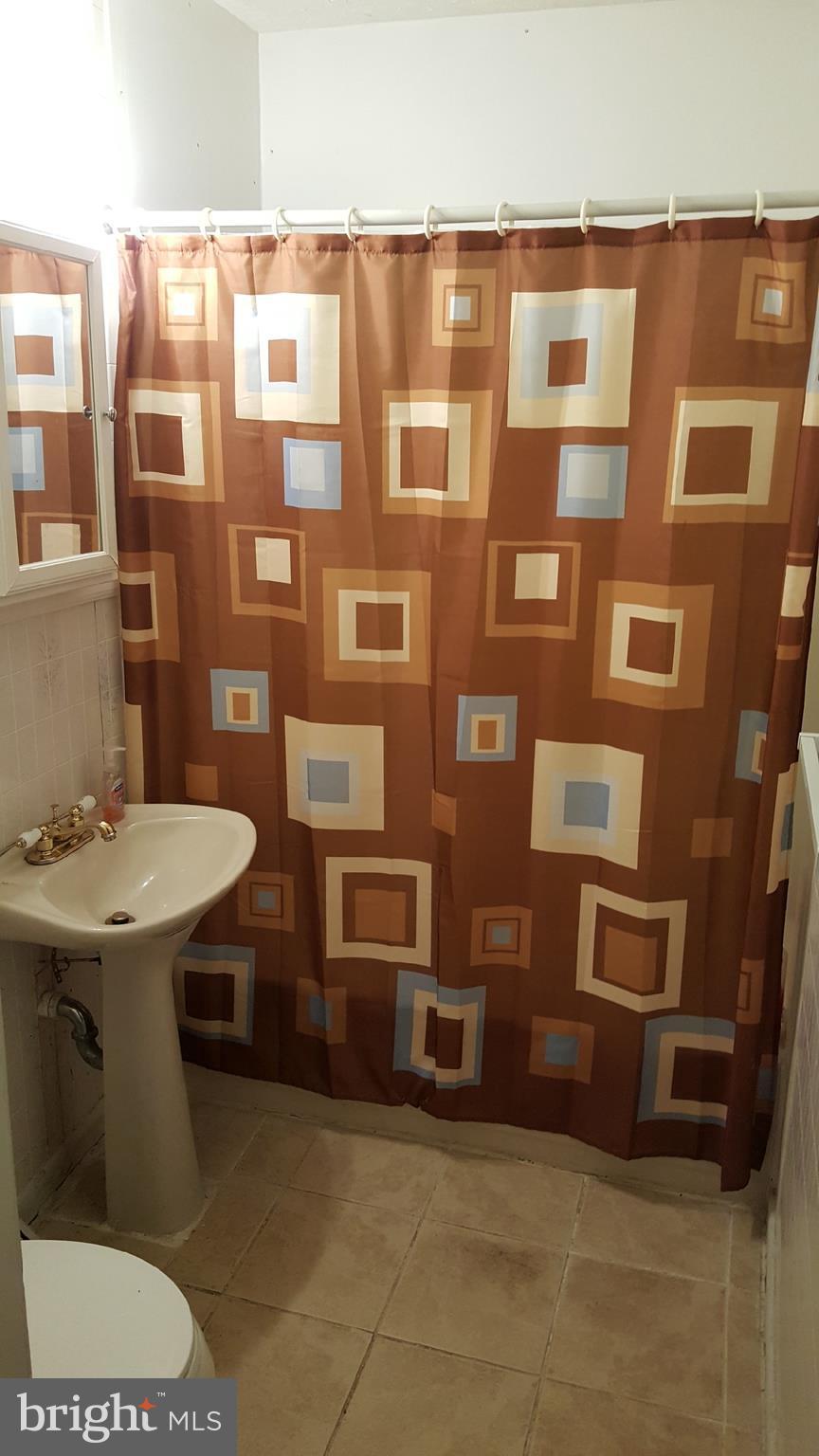 9002 Ardmore Road Springdale, MD 20706 - Photo 10 of 21 Bath