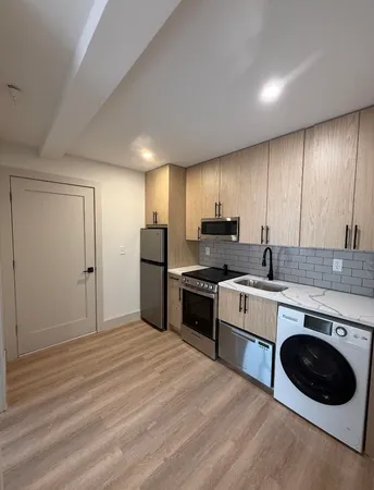 $2,000 | 131 Church Street, Unit 302, Burlington, VT 05401