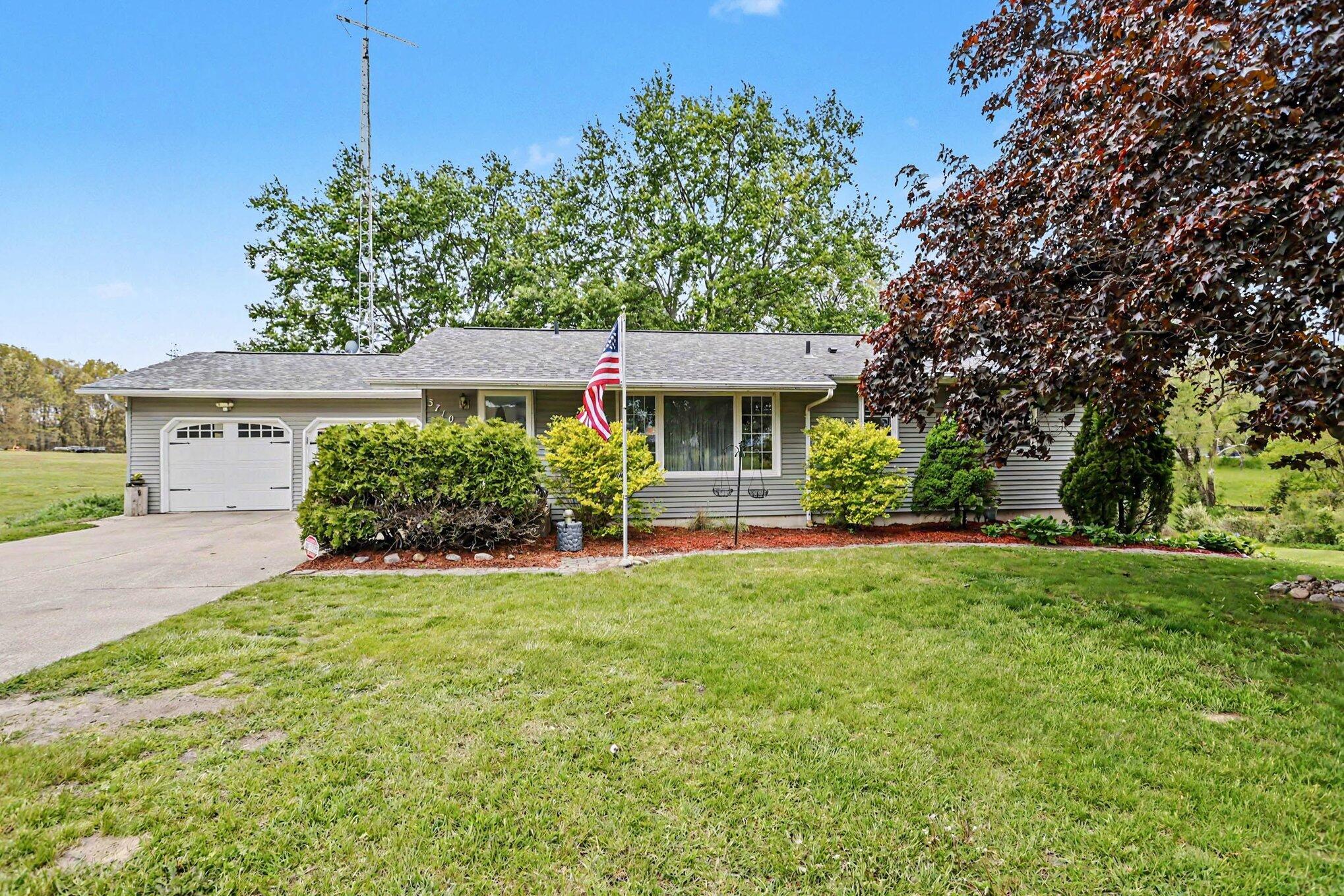 3710 Boyer Road Coloma, MI 49038 - Photo 1 of 17 001_file_9231