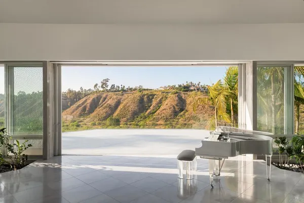 $10,900,000 | 6002 Via Posada Del Norte, Rancho Santa Fe, CA 92067