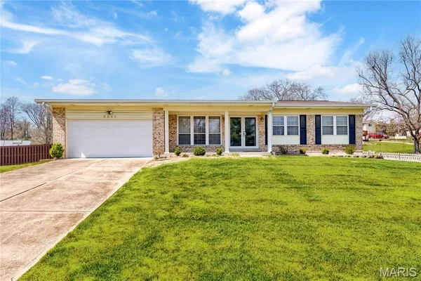 $329,000 | 9035 Cordoba Lane, Crestwood, MO 63126
