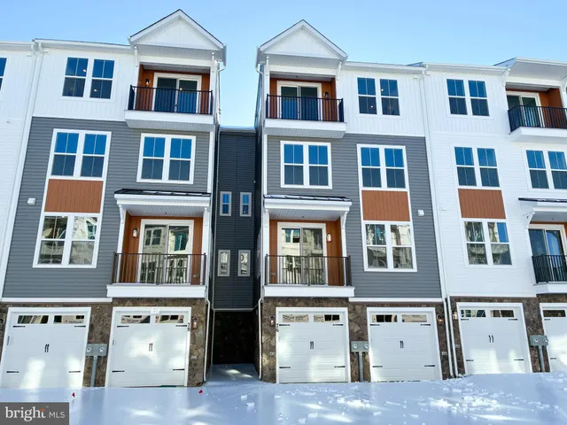 $399,990 | 76 Valerian Loop, Unit 1, Stafford, VA 22554