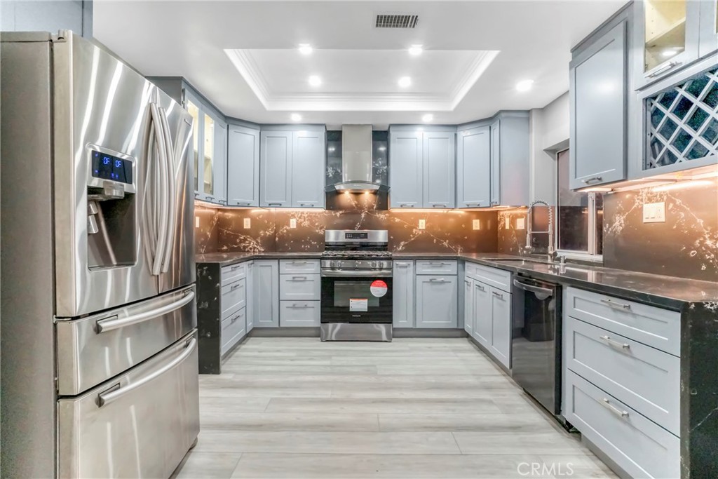 19940 Mariposa Creek Way Porter Ranch, CA 91326 - Photo 2 of 41