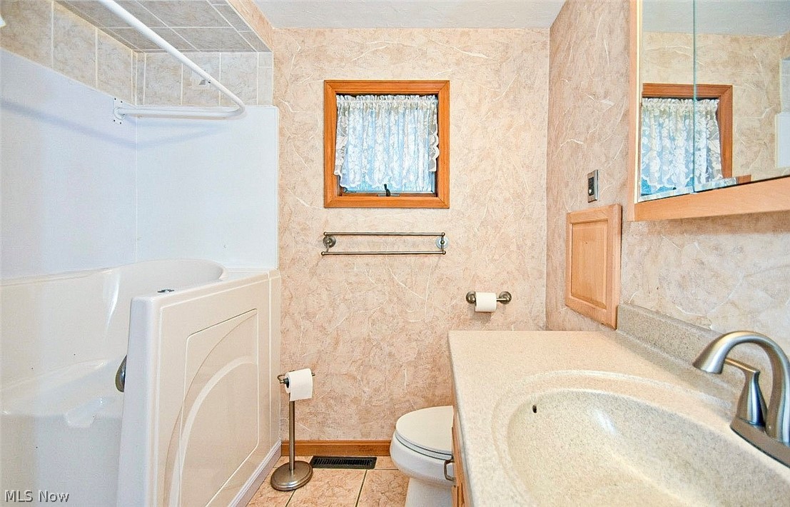 4543 South Arlington Road Uniontown, OH 44685 - Photo 7 of 25 Bathroom