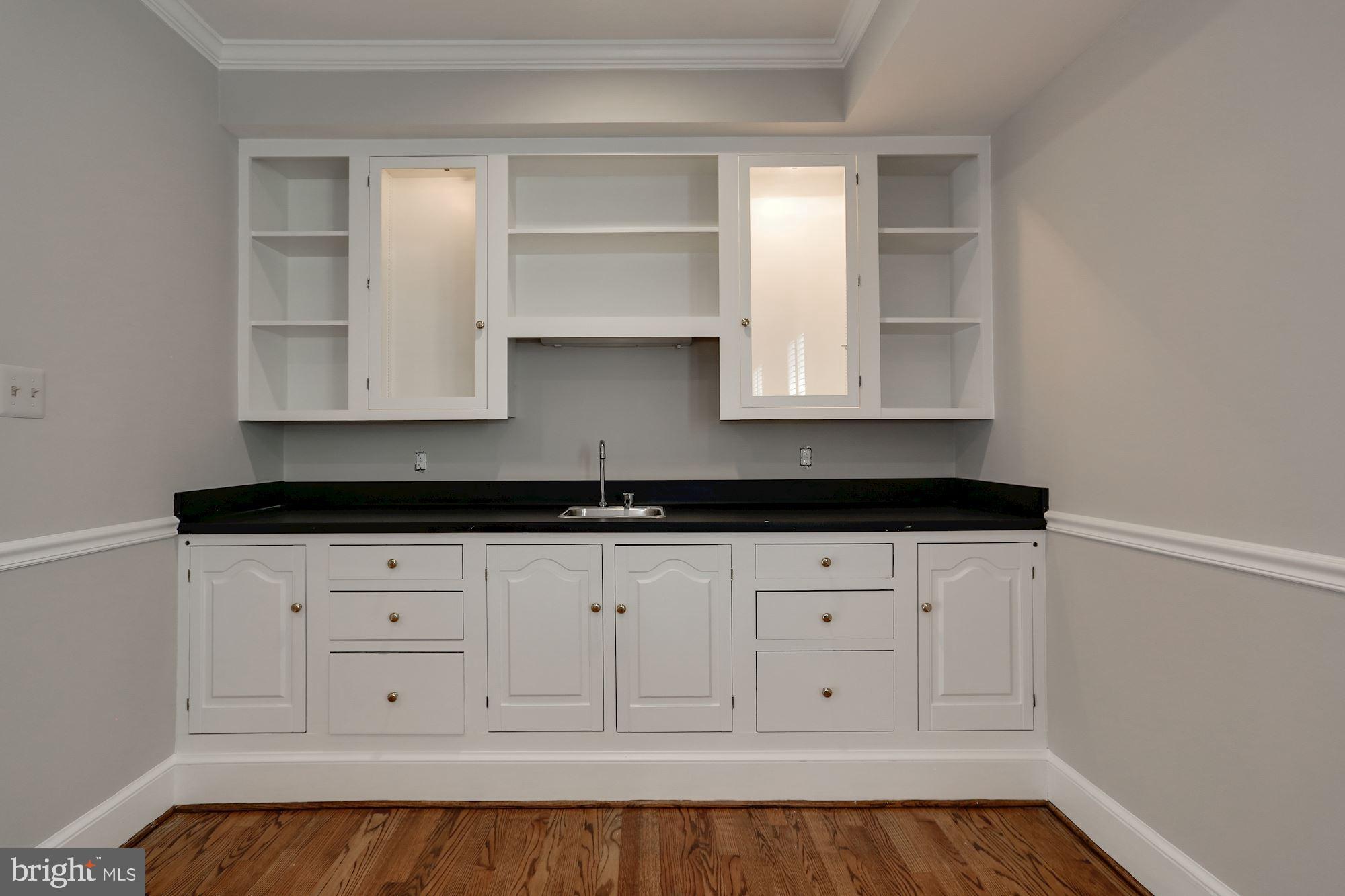 1301 19th Road South Arlington, VA 22202 - Photo 22 of 57 Family Room Bar
