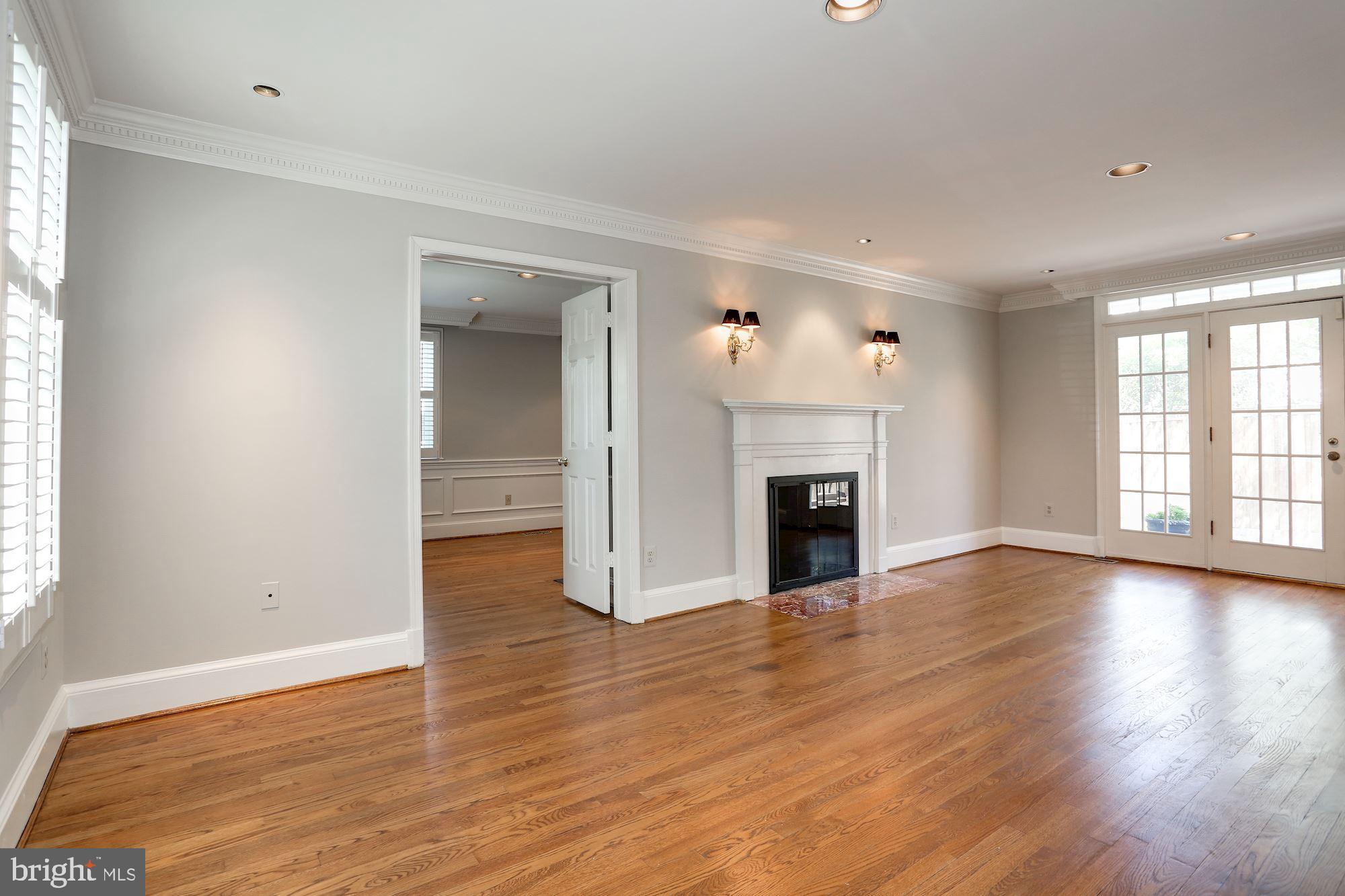 1301 19th Road South Arlington, VA 22202 - Photo 8 of 57 Living Room