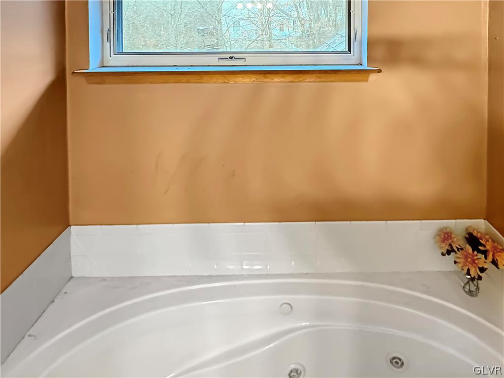 591 Poplar Creek Road Effort, PA 18330 - Photo 17 of 34 Gallery Image 17