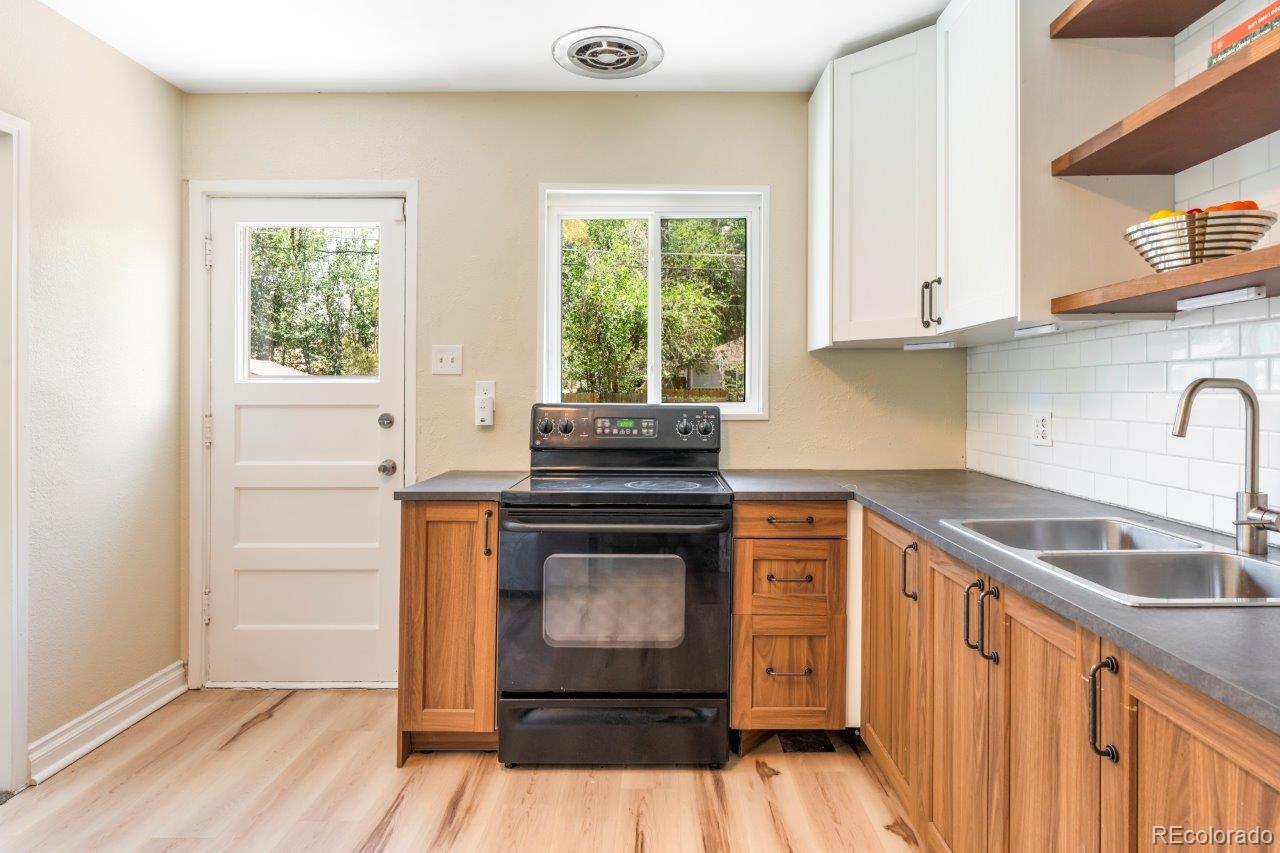 956 Racine Street Aurora, CO 80011 - Photo 11 of 25