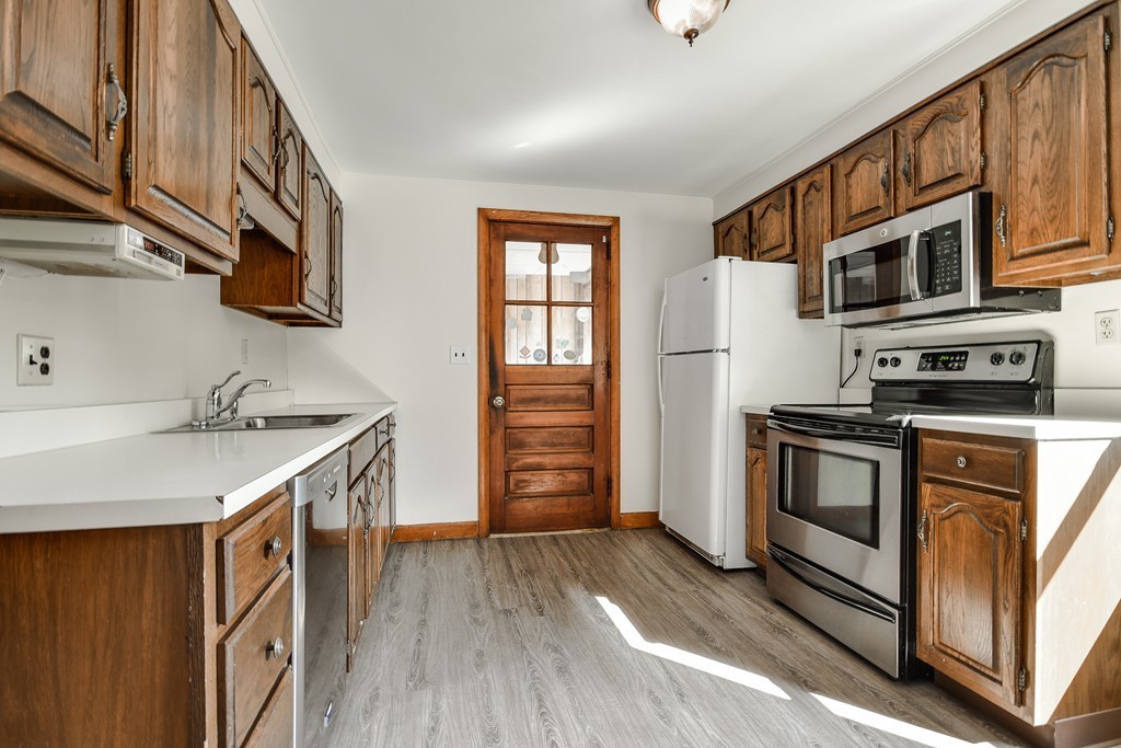 13 Antrim Road Framingham, MA 01701 - Photo 2 of 8 Gallery Image 2