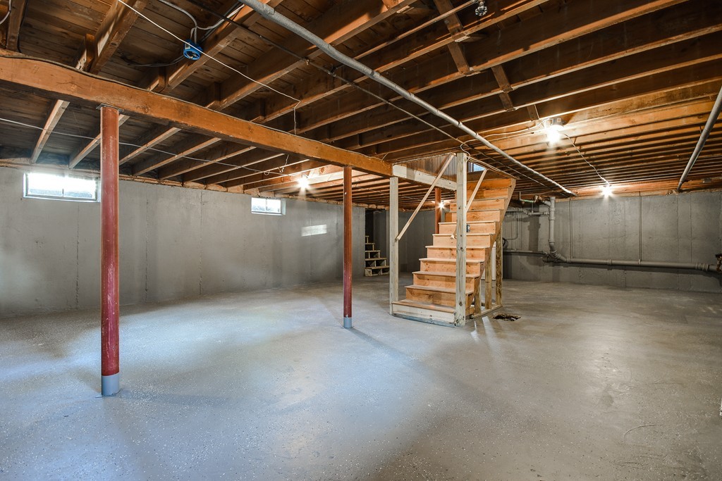 13 Antrim Road Framingham, MA 01701 - Photo 7 of 8 Gallery Image 7