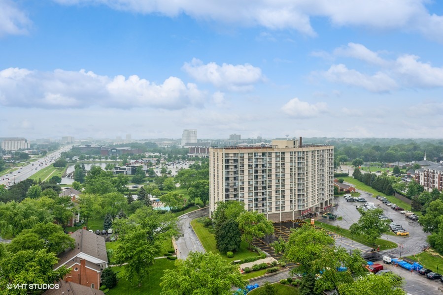 40 North Tower Road, Unit 16K Oak Brook, IL 60523 - Photo 9 of 10 Gallery Image 9