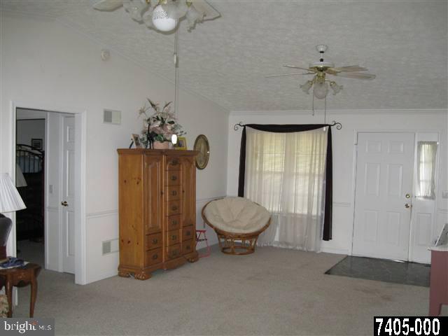340 Newcomer Road Windsor, PA 17366 - Photo 4 of 24