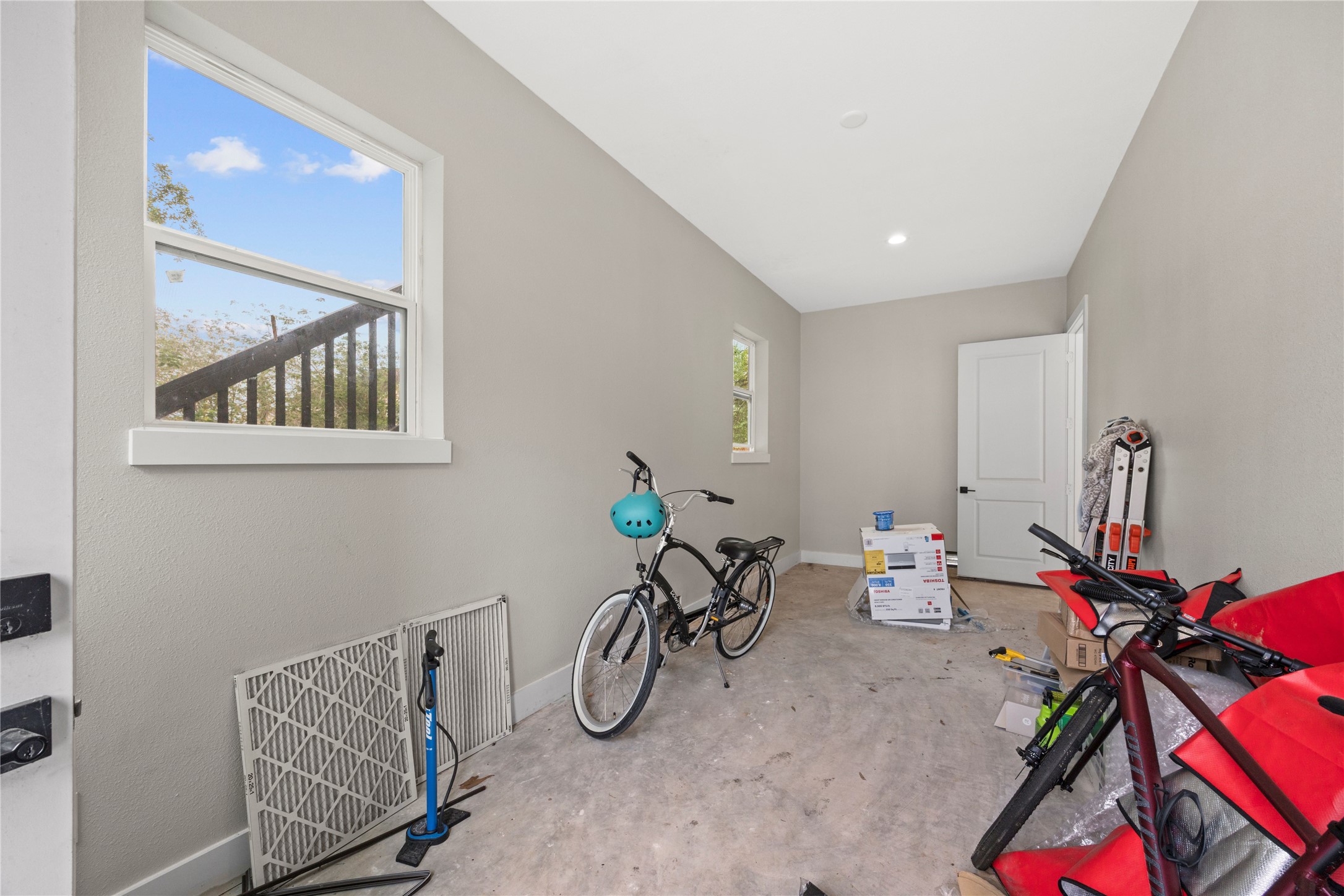 4384 Fiesta Lane Houston, TX 77004 - Photo 9 of 11 a view of a room with gym equipment