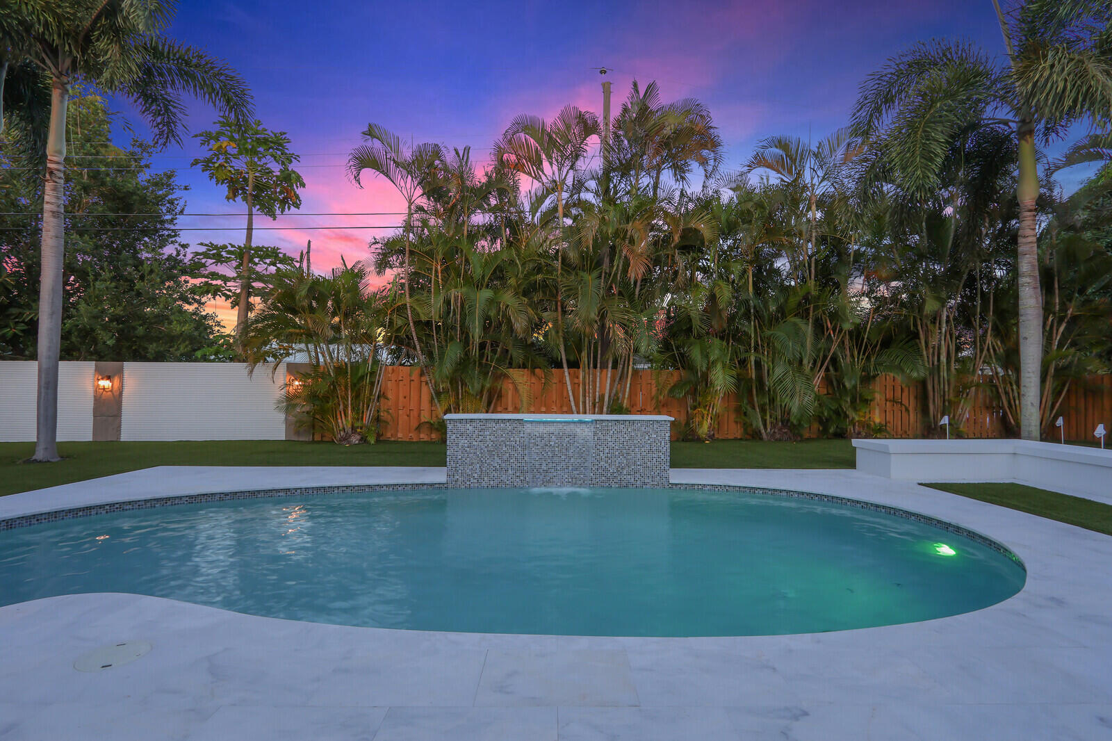 391 West Riverside Drive Tequesta, FL 33469 - Photo 13 of 52 07_Twilight_7_mls