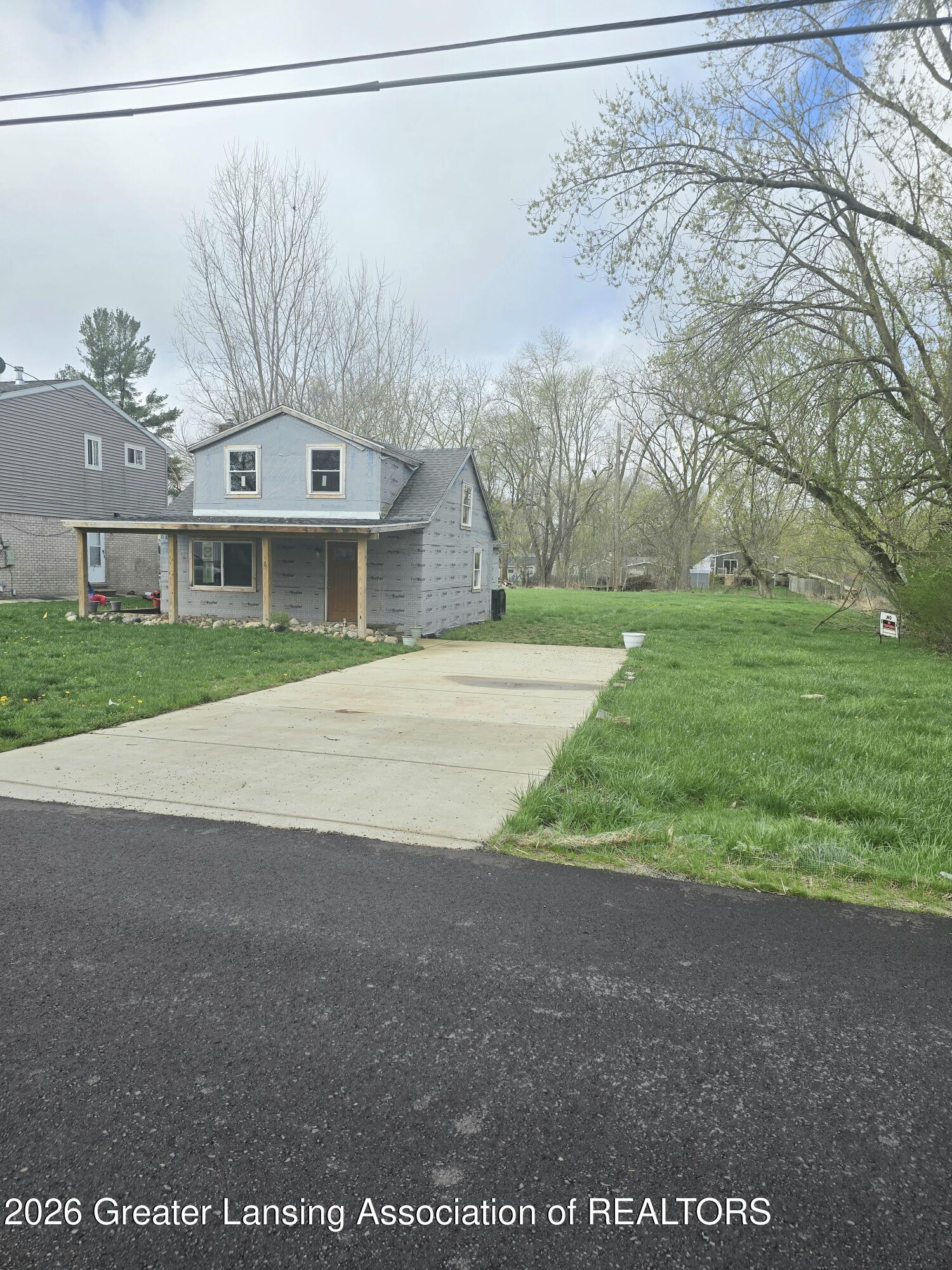 4630 Christiansen Road Lansing, MI 48910 - Photo 4 of 22 20260417_113202