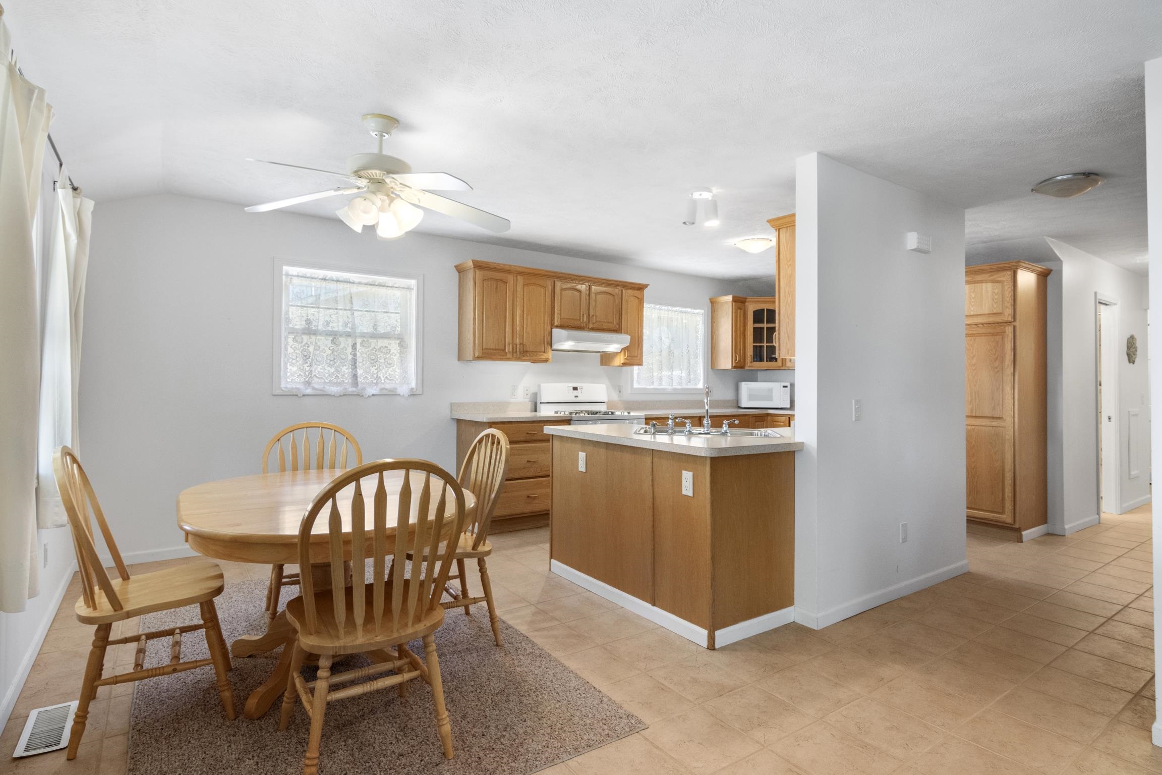 6531 Bixler Road Beulah, MI 49617 - Photo 9 of 33 1939788-28147c18-cbd3-41f0-aabf-936fb243d870.JPG