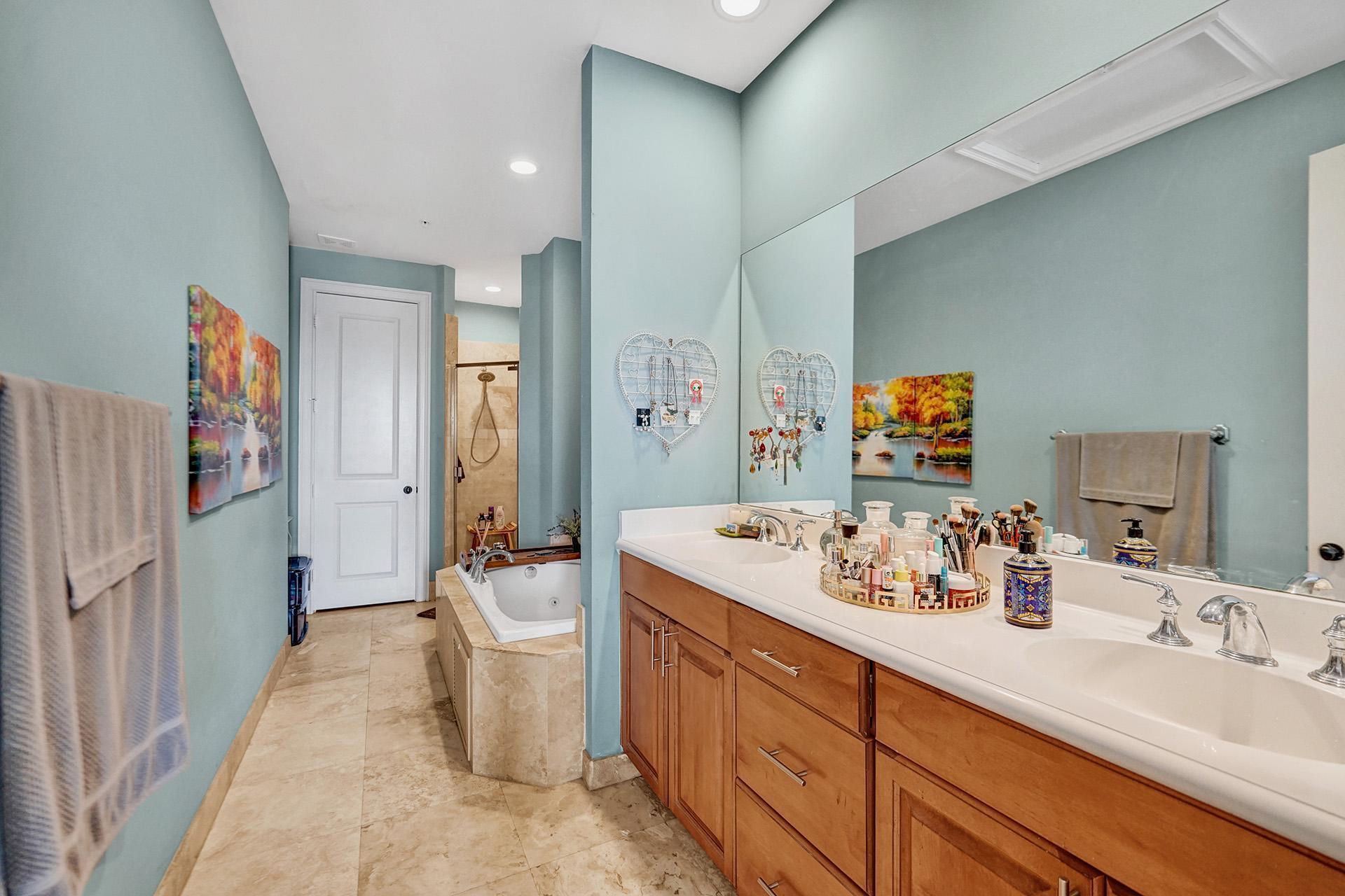 7654 Via Flores Way Boca Raton, FL 33487 - Photo 23 of 32 DSC06563