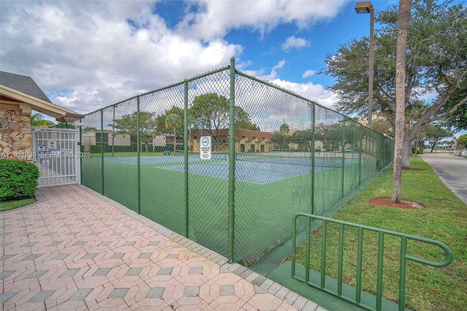 3370 Beau Rivage Drive, Unit 3N Pompano Beach, FL 33064 - Photo 36 of 38 a view of a backyard