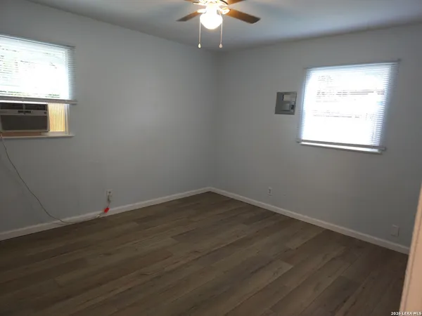 $1,425 | 5619 Stonybrook Drive, San Antonio, TX 78242