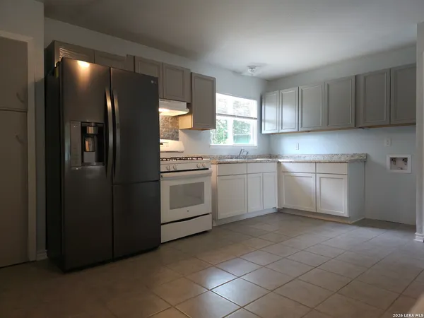 $1,425 | 5619 Stonybrook Drive, San Antonio, TX 78242