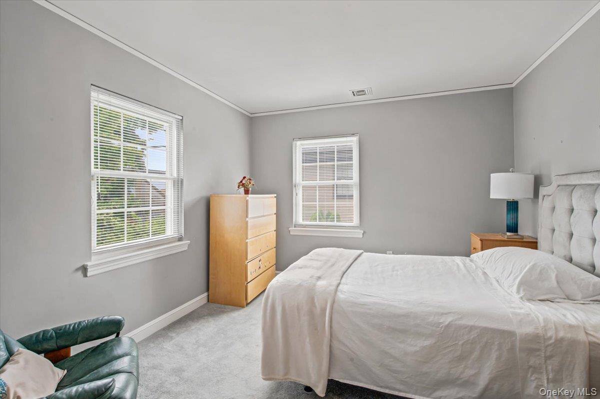 24 Overlook Road Great Neck, NY 11020 - Photo 20 of 29