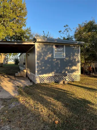 $1,100 | 305 7th Street, Rosenberg, TX 77471