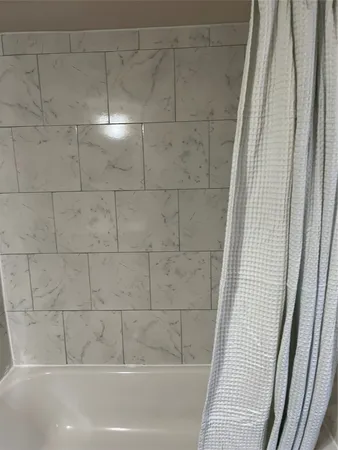 $1,100 | 305 7th Street, Rosenberg, TX 77471