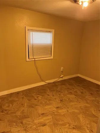 $1,100 | 305 7th Street, Rosenberg, TX 77471