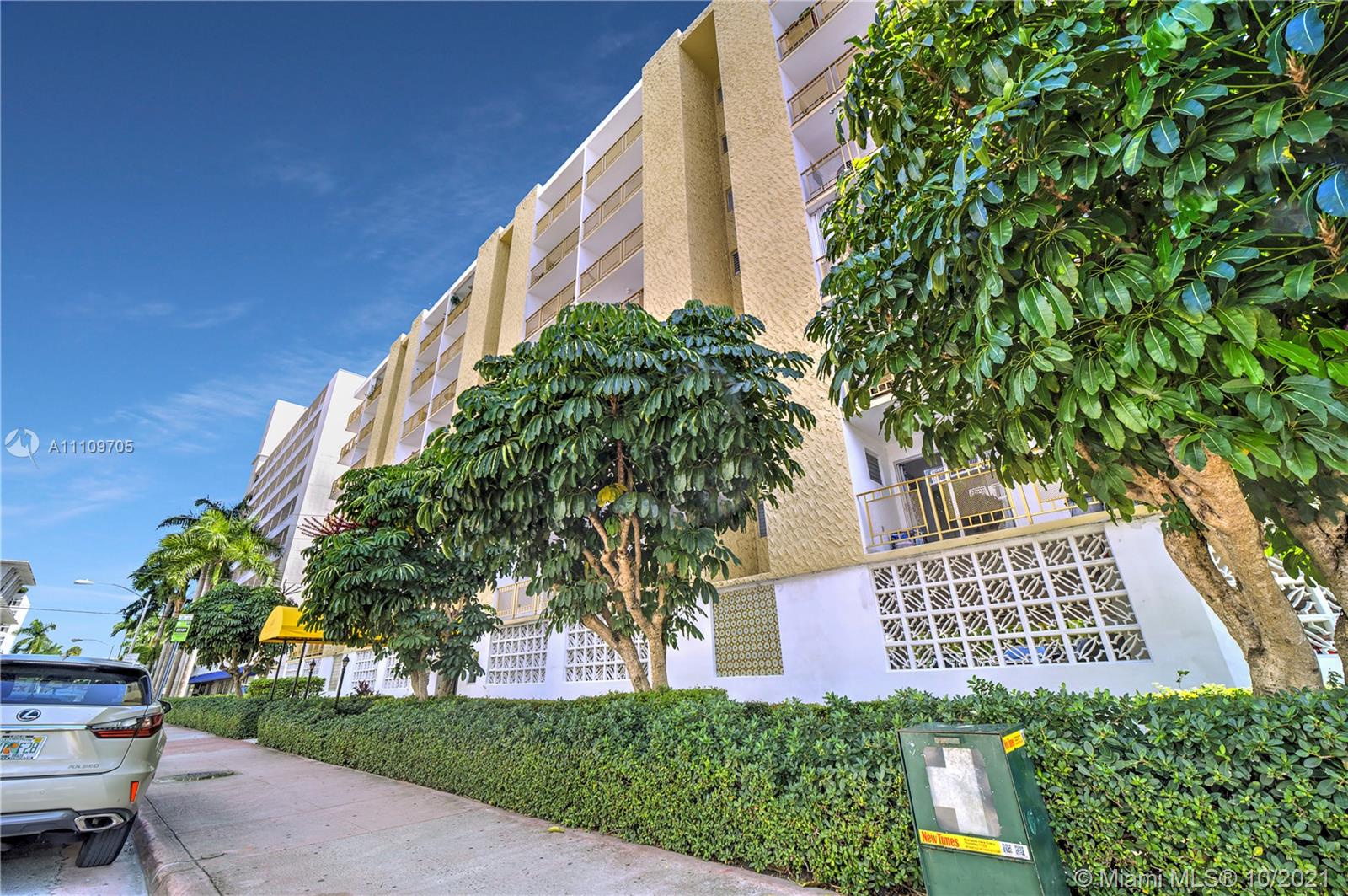 1340 Lincoln Road, Unit 806 Miami Beach, FL 33139 - Photo 41 of 48 a view of a building